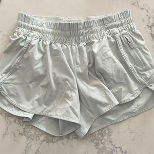Lululemon Tracker LR Short 4”